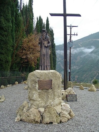 Памятник святому Косме Этолинскому в Этолии