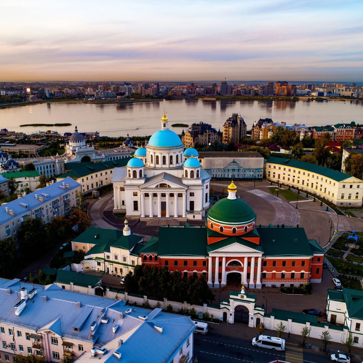 Казанский Богородицкий мужско монастырь в Казани фото из группы ВК