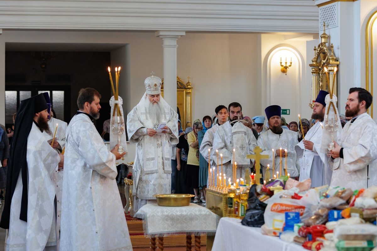 В марте, за неделю до Великого поста православные празднуют Вселенскую родительскую субботу