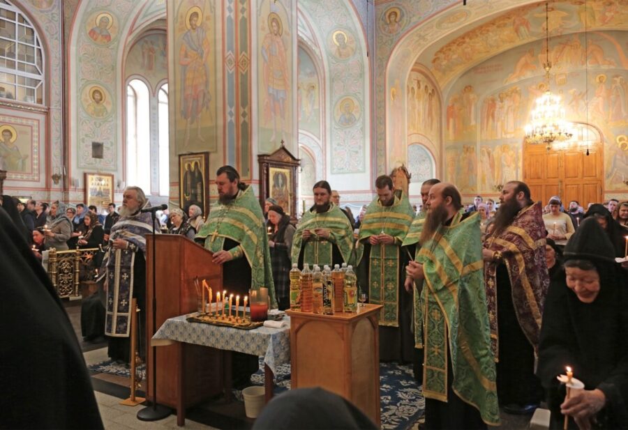 Что такое Соборование: значение Таинства Православной Церкви, когда и как совершается в храмах - простыми словами