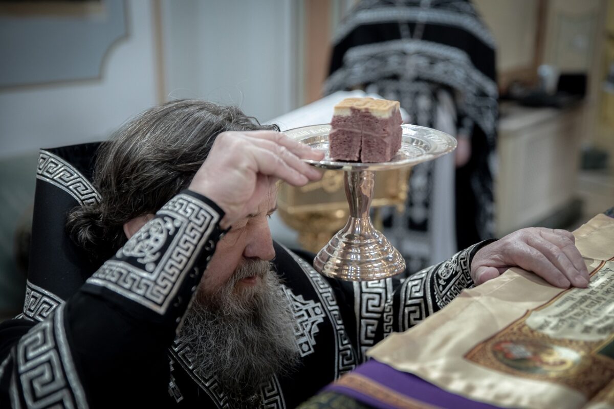 Чем литургия Преждеосвященных Даров различается от привычной службы
