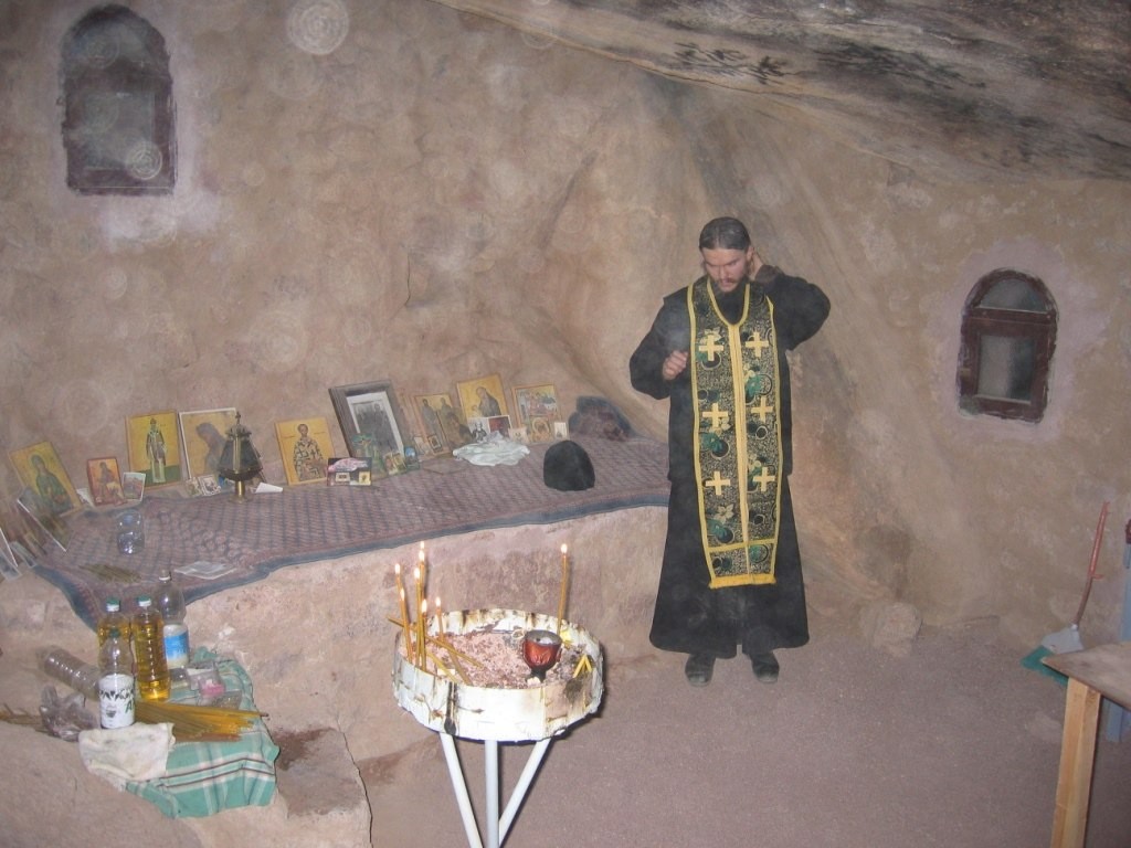 В пещере Иоанна Лествичника