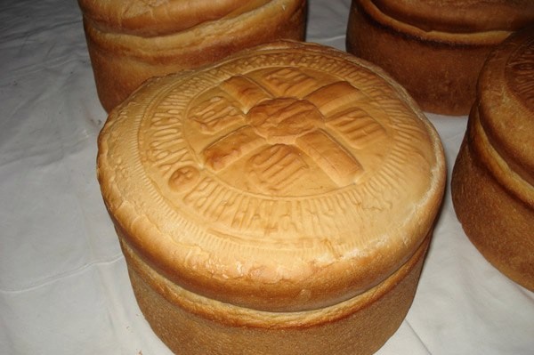 Печать на артосе - пасхальном хлебе