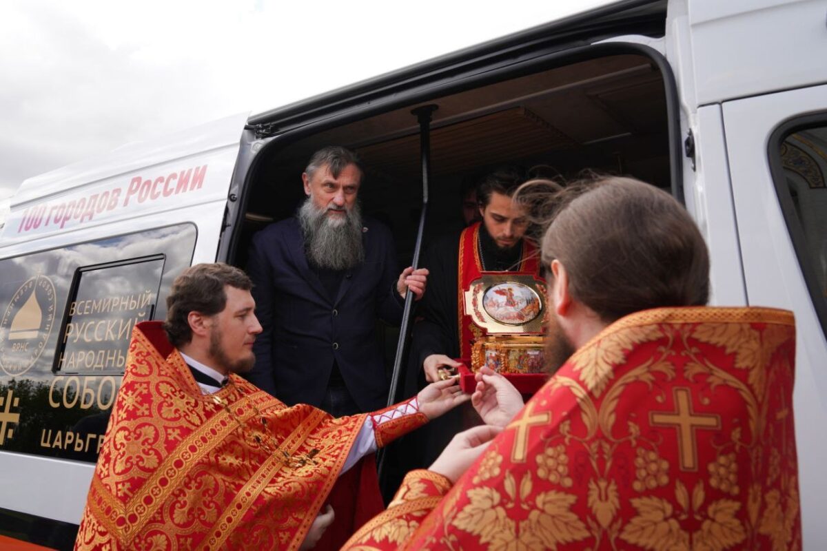 Всероссийский молебен о Победе: график движения ковчега с мощами святого Георгия